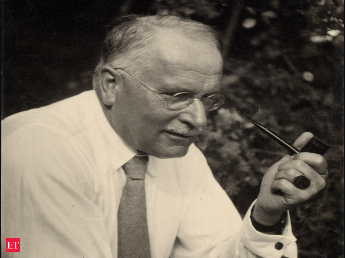 Carl Jung on Power and Love: The Analytical Psychology Founder's View on Dominance Harming Relationships