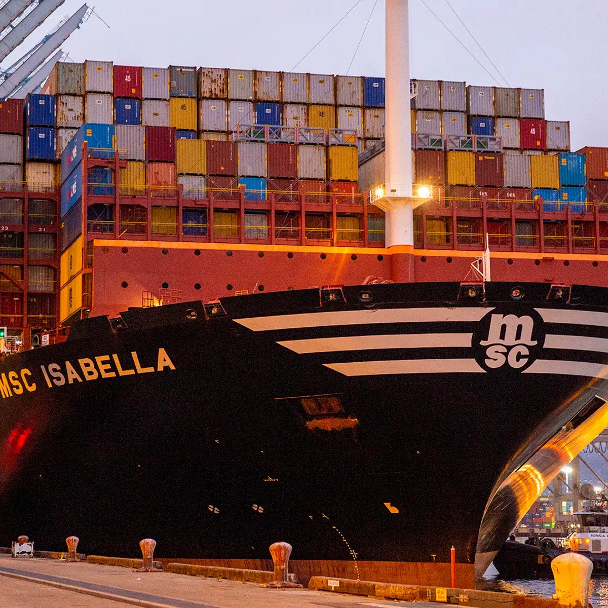 Stable conditions allow cargo to enter the Port of Los Angeles smoothly