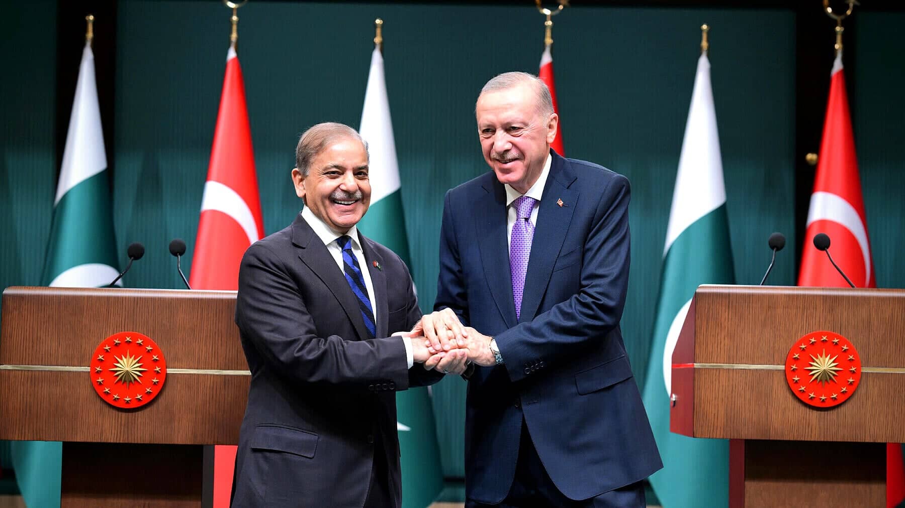 Sharif Commends Erdogan on Turkish Progress