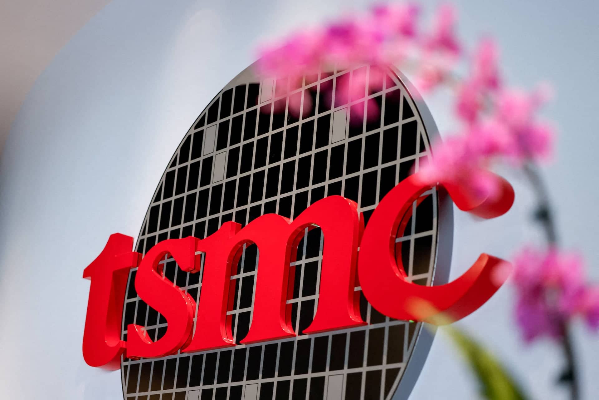 TSMC expands Arizona AI chip investment amid strong demand