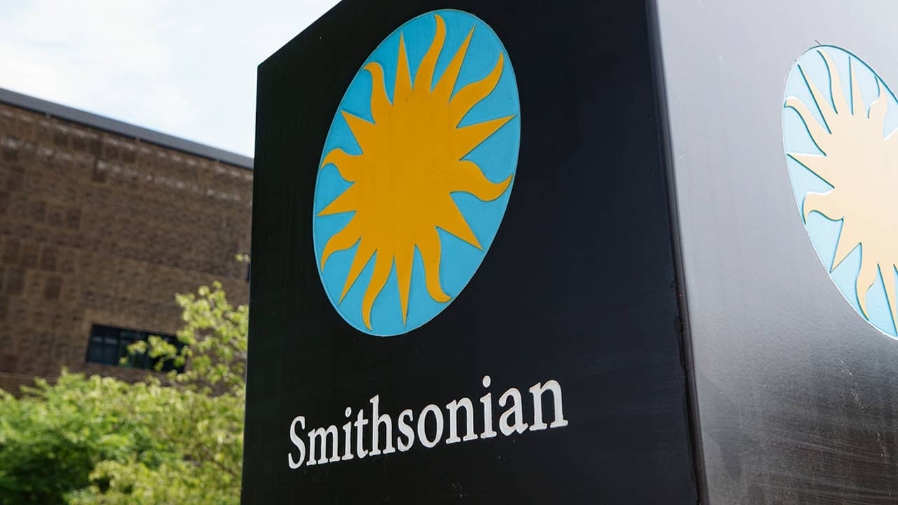 Trump Orders Warning Signs at Smithsonian Directing Visitors to White House History