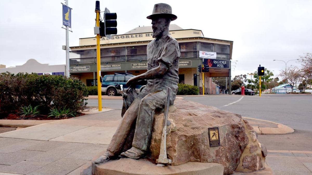 Corporate Executives Visit Outback Town Amid Scrutiny as Mining Forum Begins