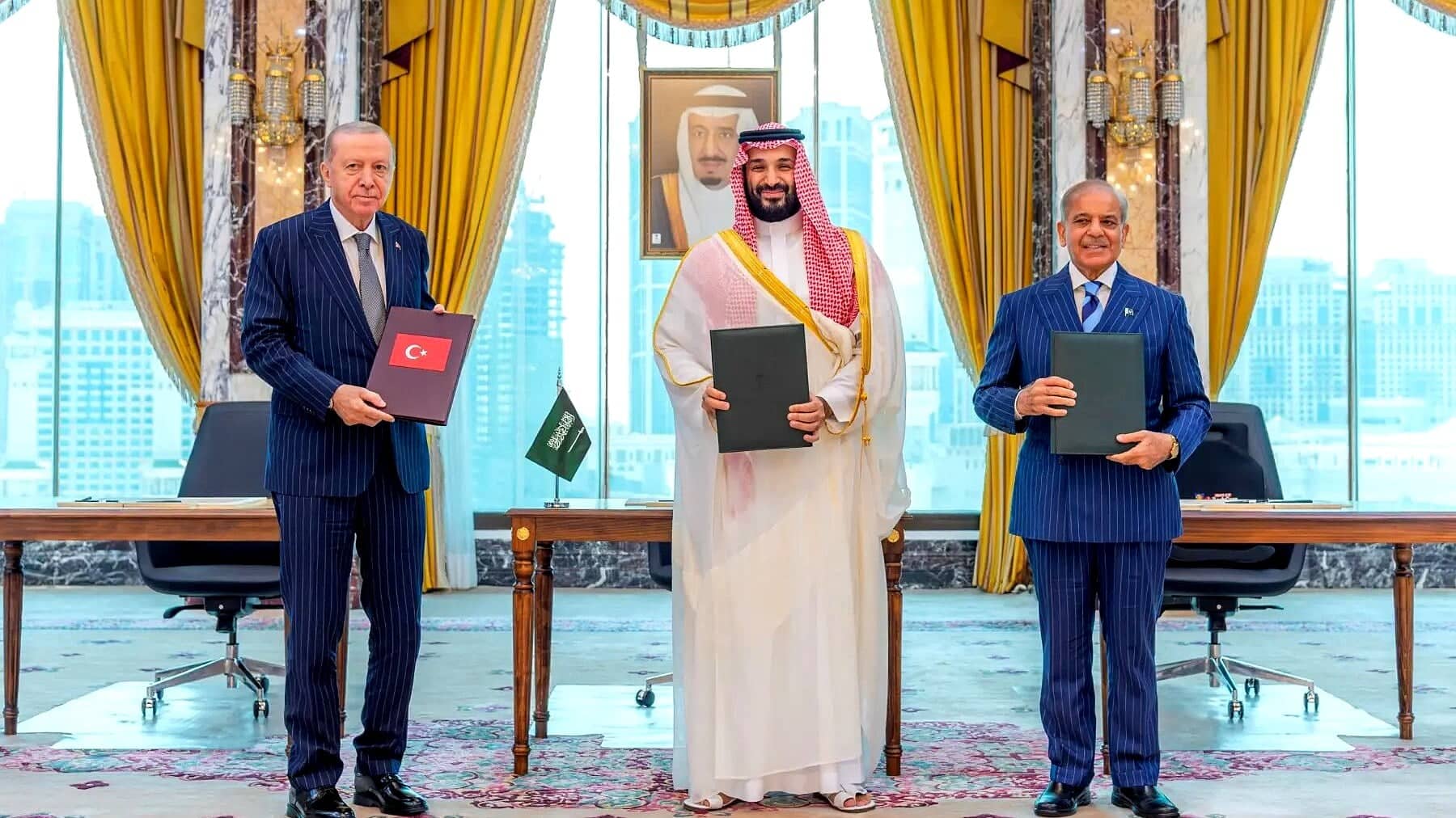 Turkey, Saudi Arabia, and Pakistan Sign Mecca Defense Pact Amid Regional Tensions
