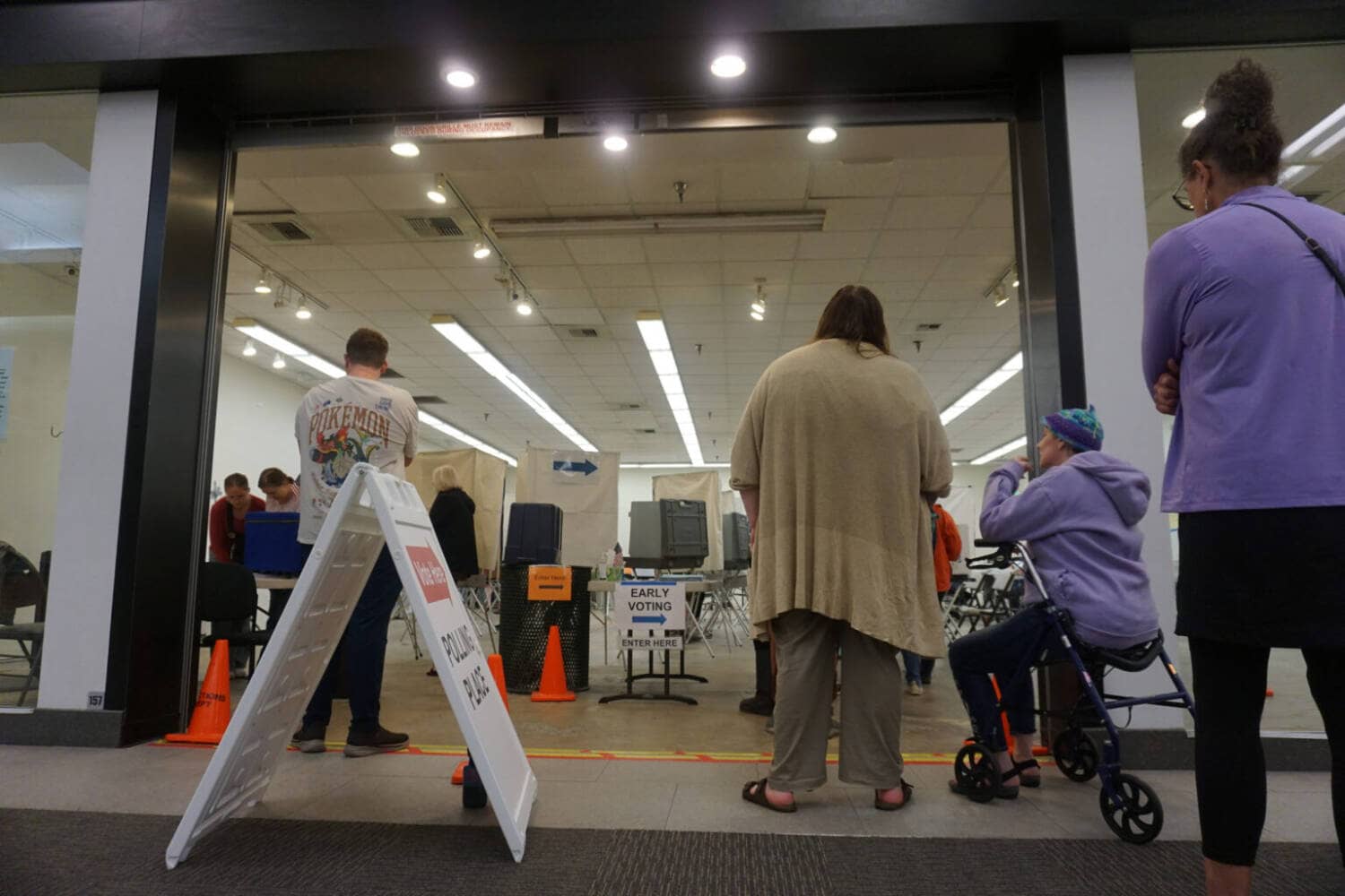 Alaska Voters Approve Campaign Donation Caps in Ballot Measure 1