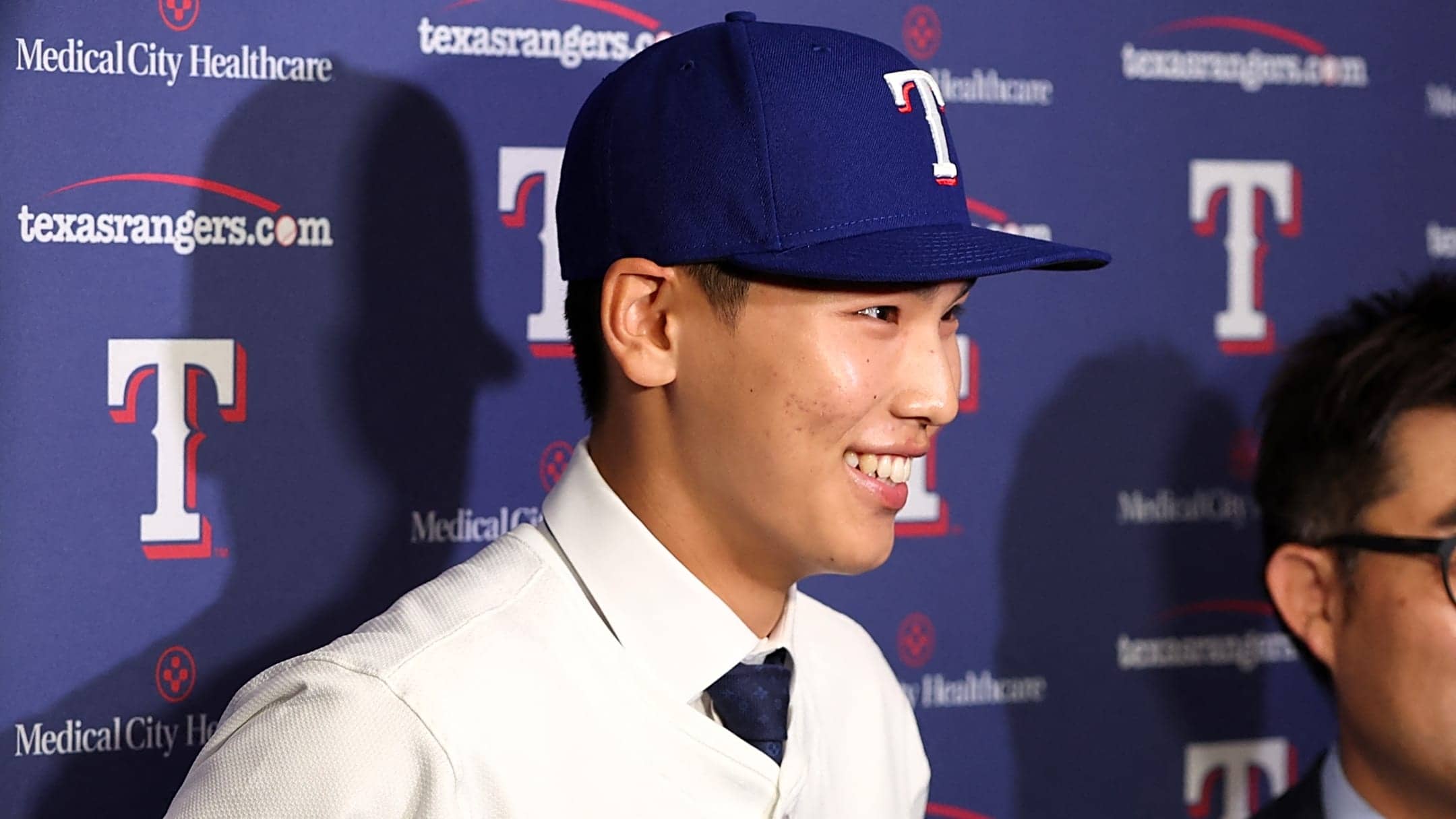 Rangers Prospect Seong-Jun Kim Records Four Strikeouts in Hickory Debut