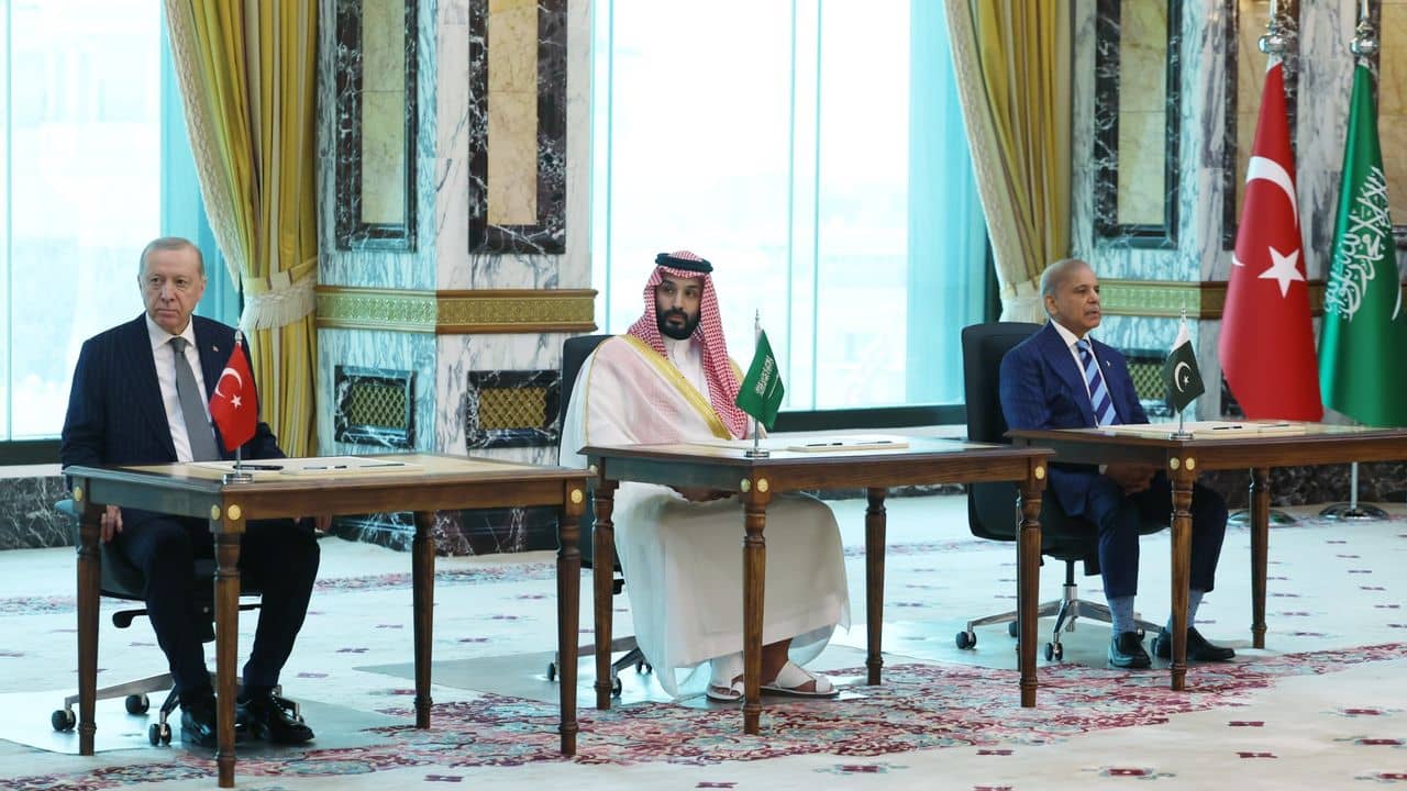 Mecca Accord Sparks Debate Over Islamic Military Alliance