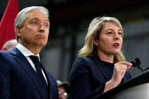 Canada Imposes Tariffs on US as Trump Threatens Escalation