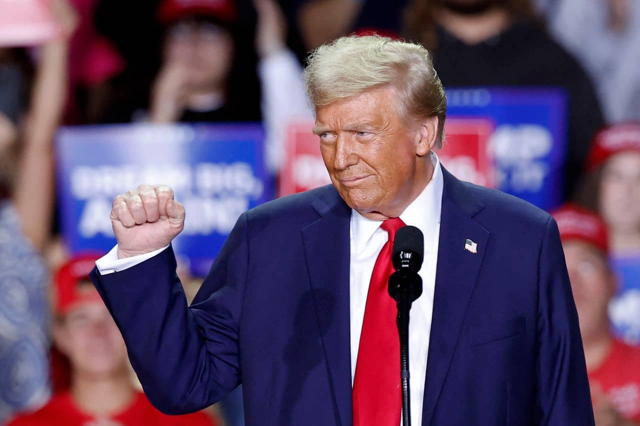 Trump and Abbott Clash Over Data Center Opposition: Trump Calls It a Mistake, Abbott Says Backlash Is Deserved