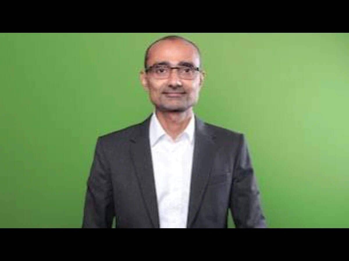 Samco CIO Shifts 75% of Flexicap Fund to Small and Mid Caps as Mega Caps Stall