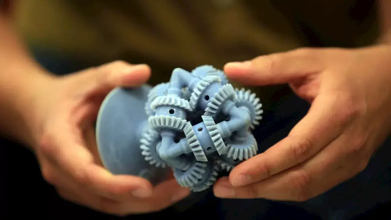 4D Printing vs 3D: Differences & Future Trends
