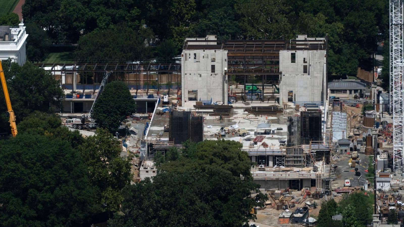 Supreme Court Clears Path for $400 Million White House Ballroom Construction