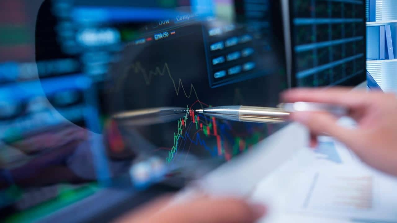 Sensex, Nifty Decline Amid Oil Shock; Markets Unimpressed by 'Bulletproof' Economy