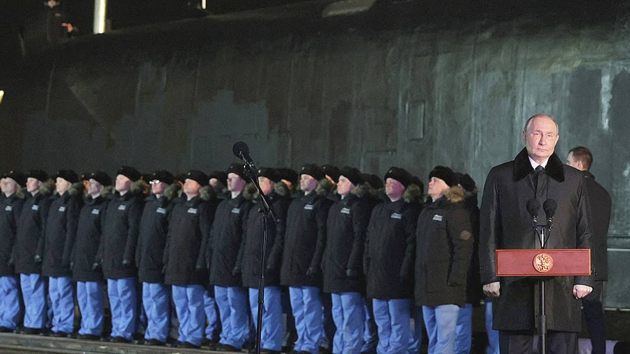 Former NATO Commander Warns of Threat Posed by Russia's Stealth Submarines to NATO