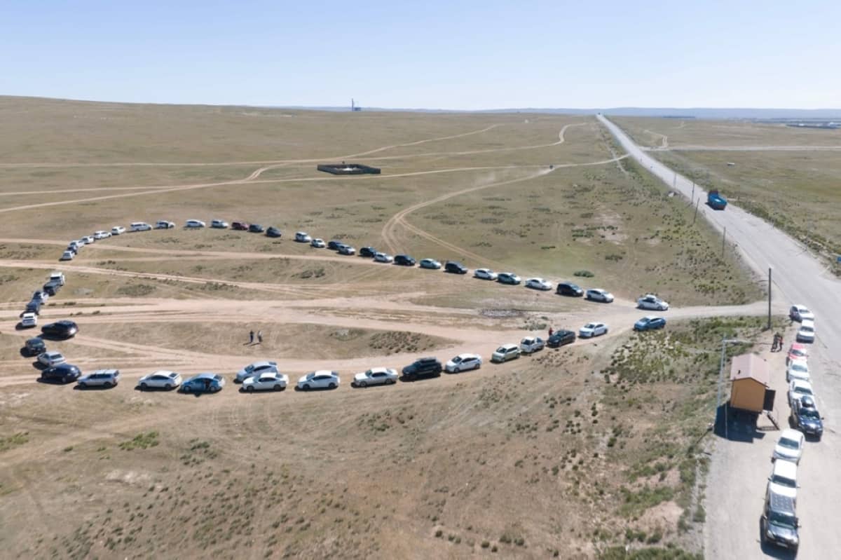 Fuel Shortages in Mongolia Prompt Long Queues Amid Dependence on Russian Supplies