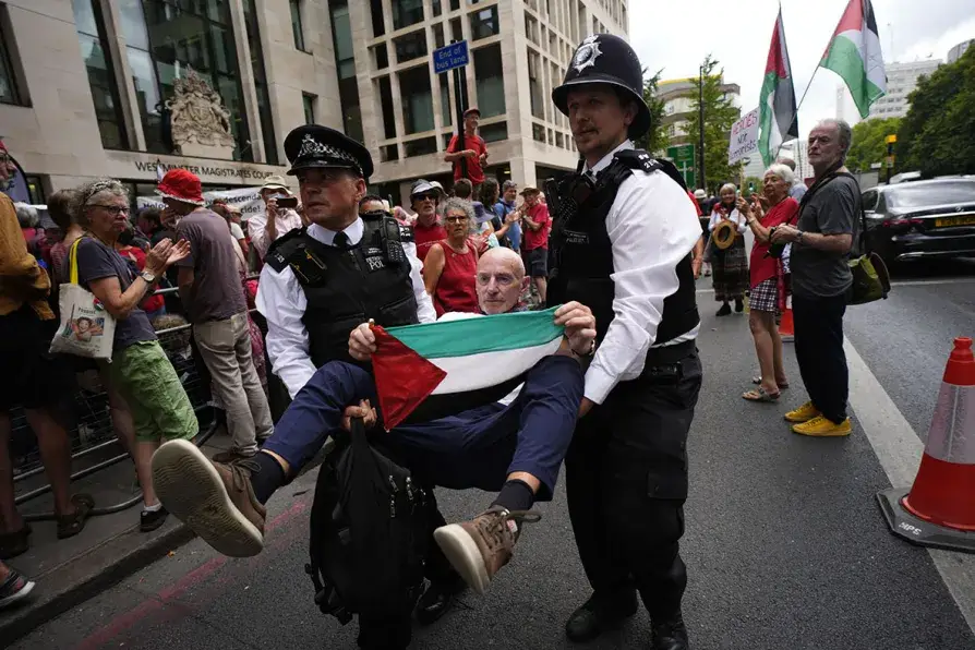 UK Sanctions on Israel: Supporters' Fury Highlights Impact