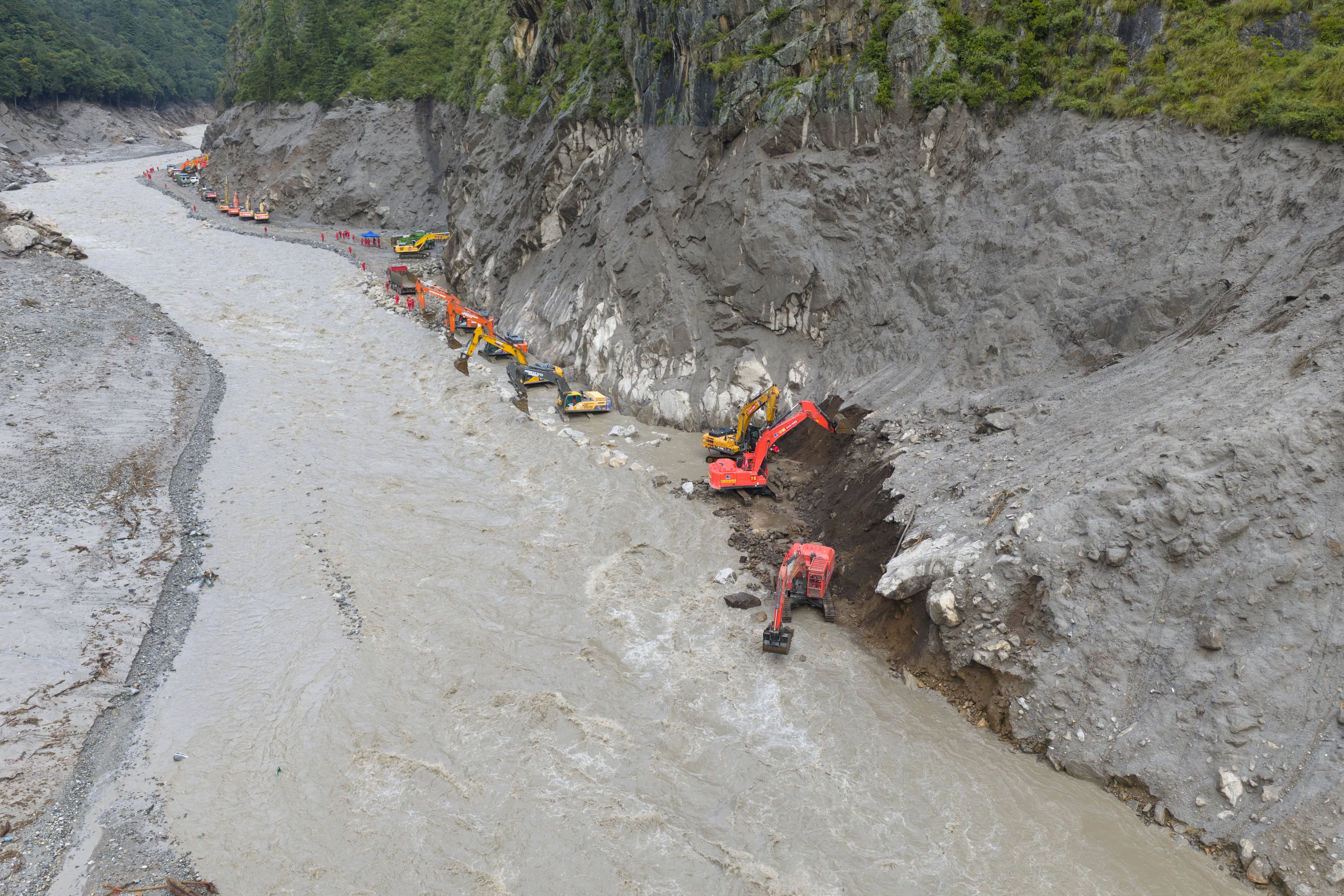 Tibet Infrastructure Expansion and Concealed Flooding Risks