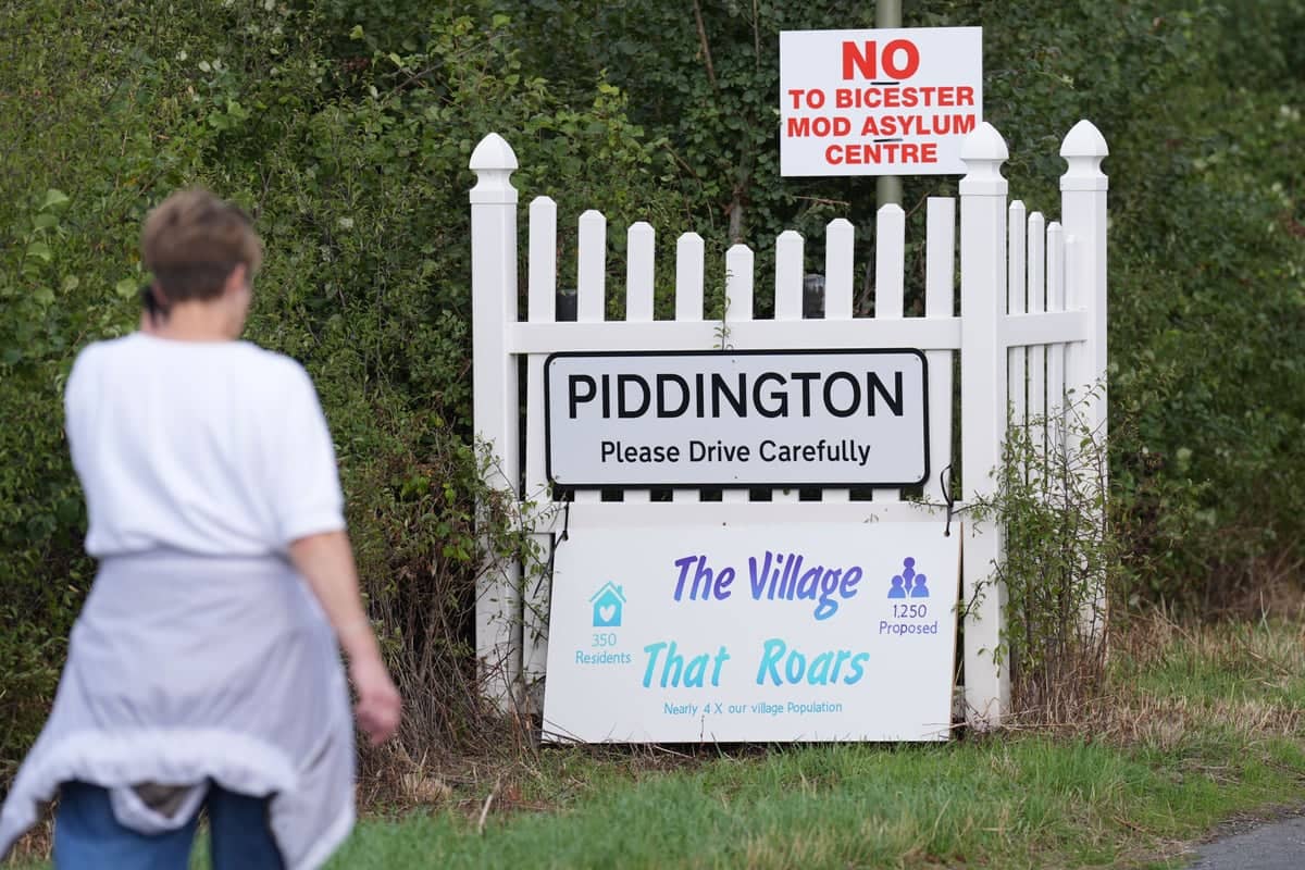 Oxfordshire Village Holds Symbolic Referendum Over Migrant Housing Plan