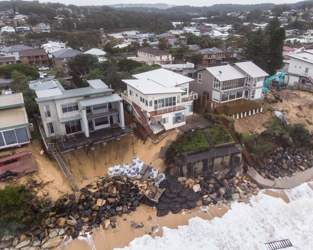 Experts Criticize Australian Government Report for Underplaying Climate Crisis Costs