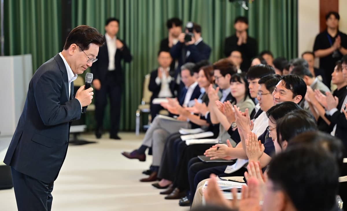 Lee Jae-myung Calls Youth Struggles a Community Challenge at 2026 Youth Day