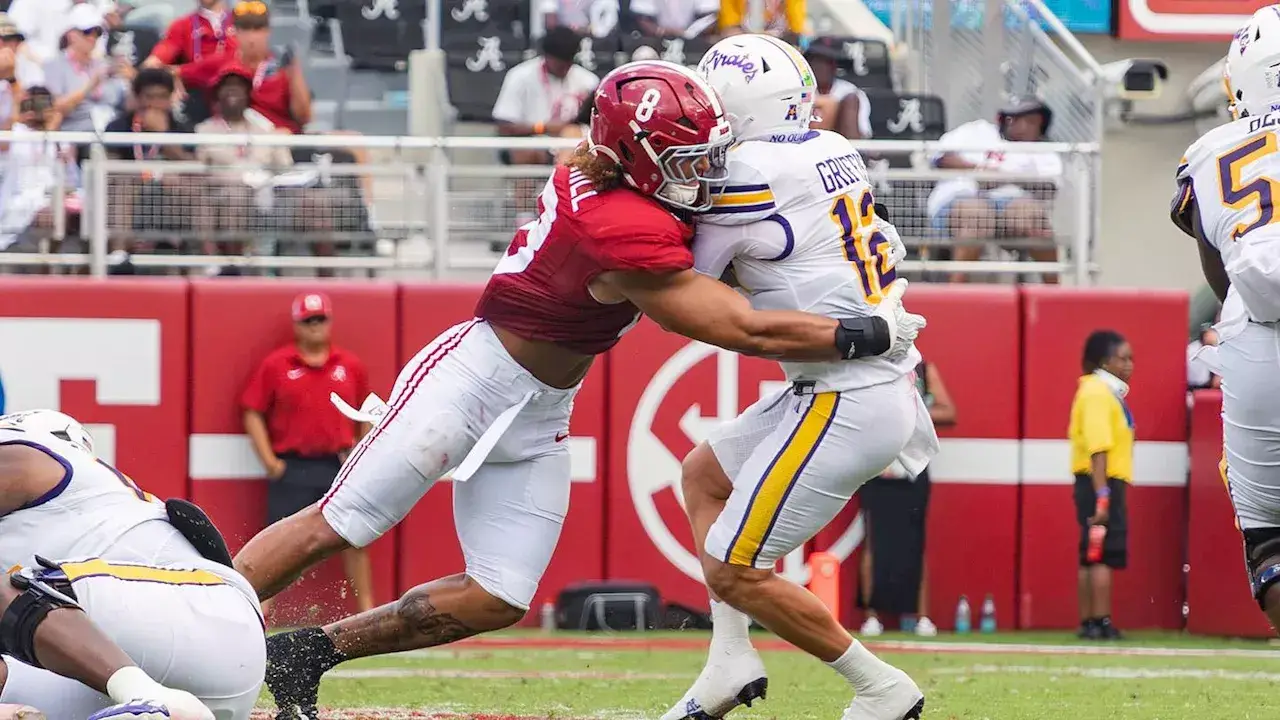 Alabama LB Justin Hill Tackles ECU QB; Included on South Carolina Availability Report