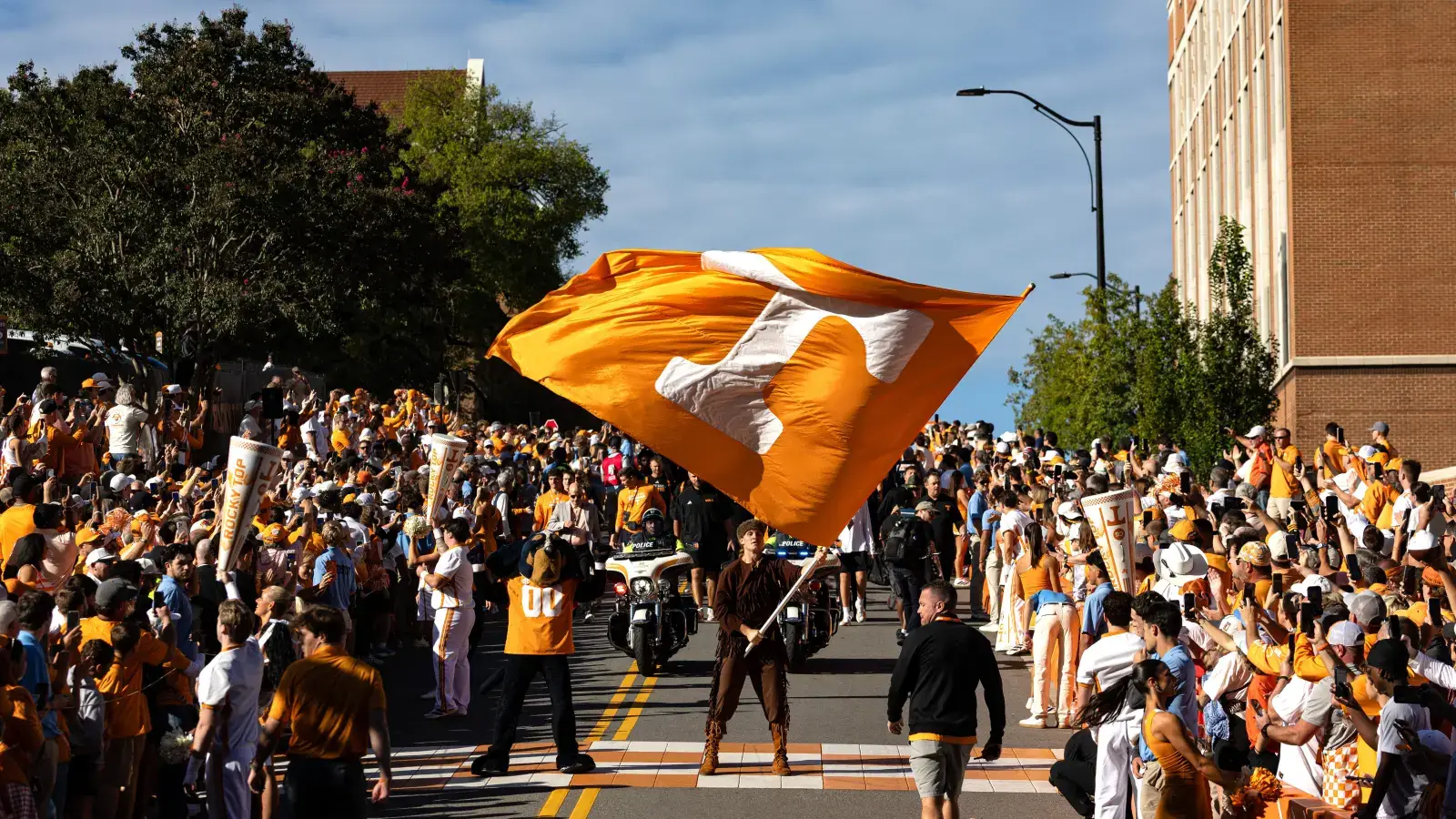 Trump Attends Texas-Tennessee Game With No Reported Disruption to Coaching Communications