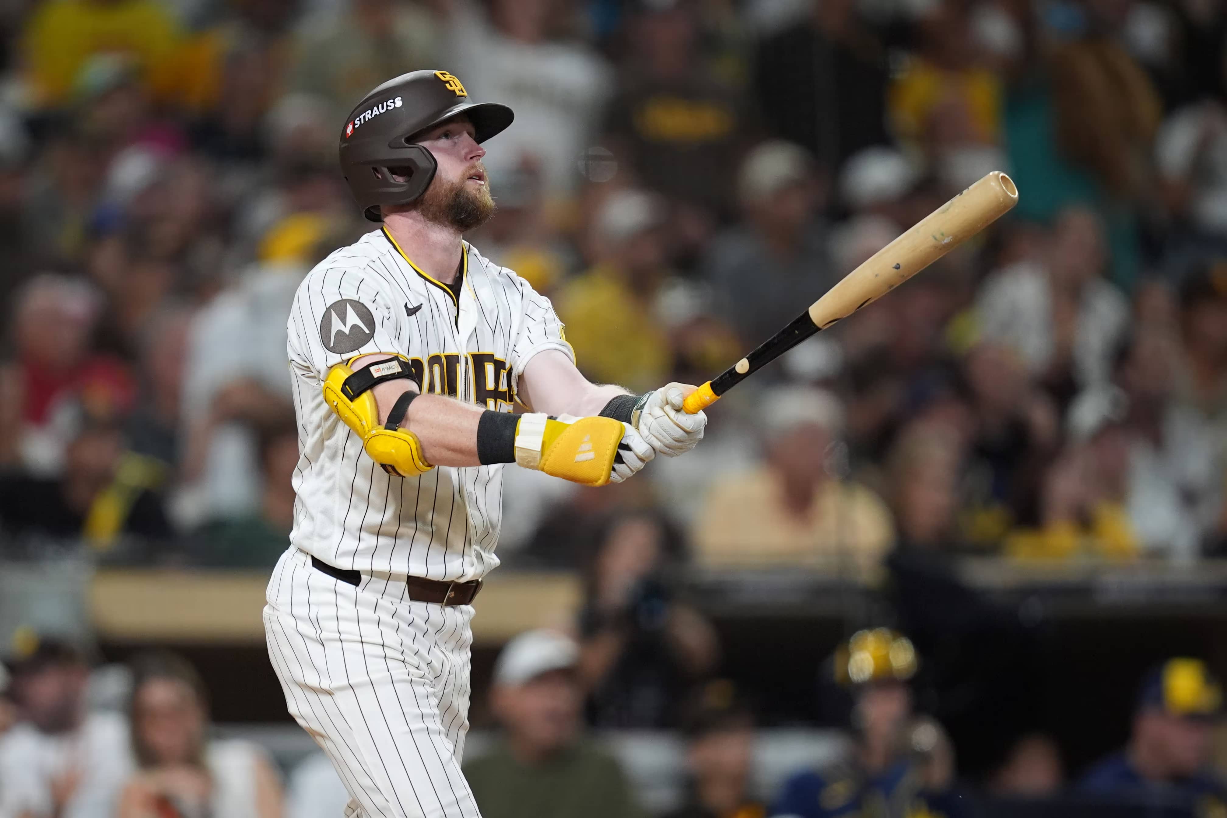 Padres Edge Brewers 4-3 to Keep Playoff Hopes Alive, Cutting Series Deficit to 2-1