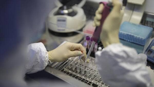 WHO: Cause of Death Remains Unclear for Russian Lab Worker