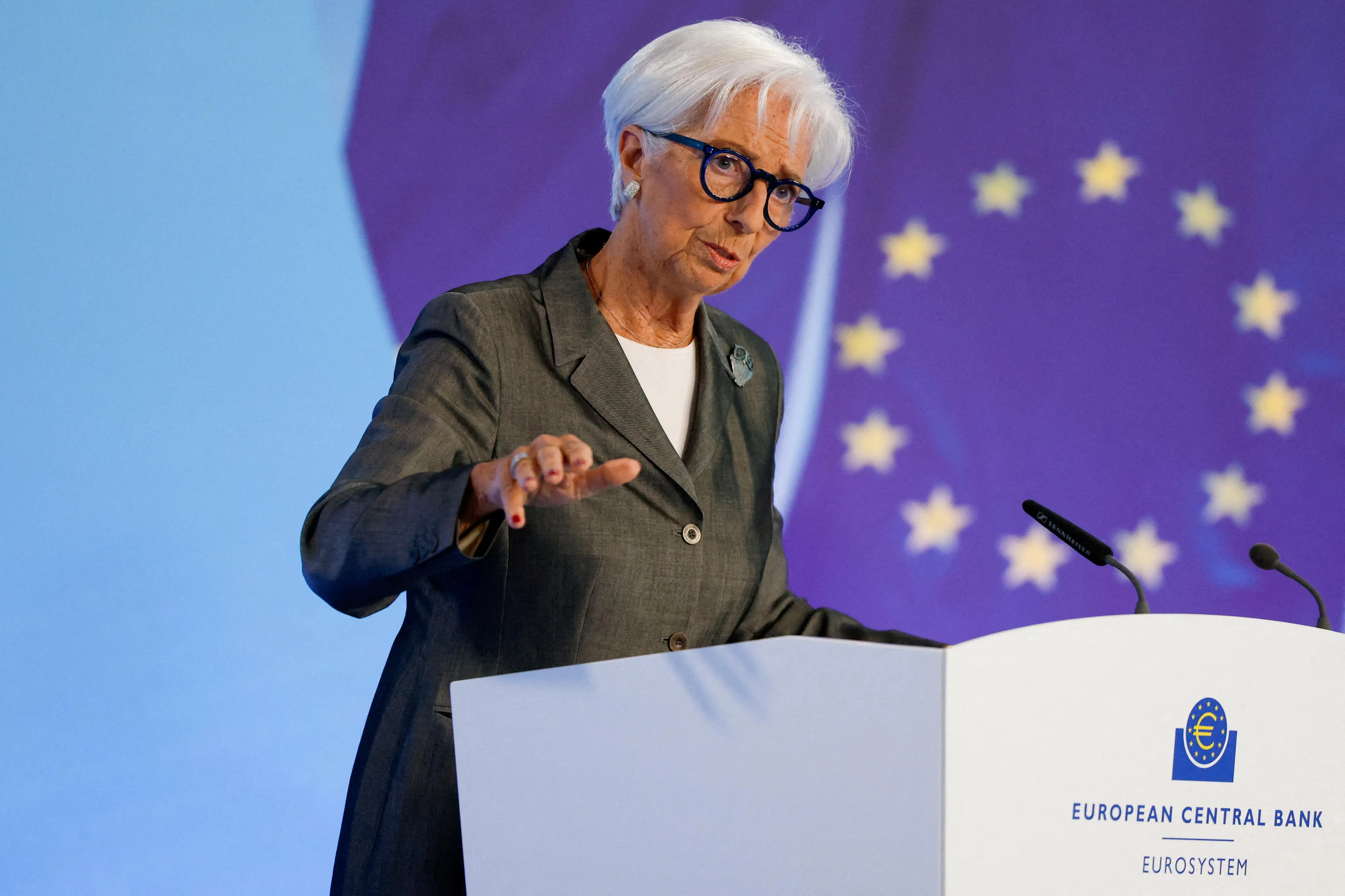 Lagarde Urges Fiscal Discipline and Open Trade Amid Downside Risks