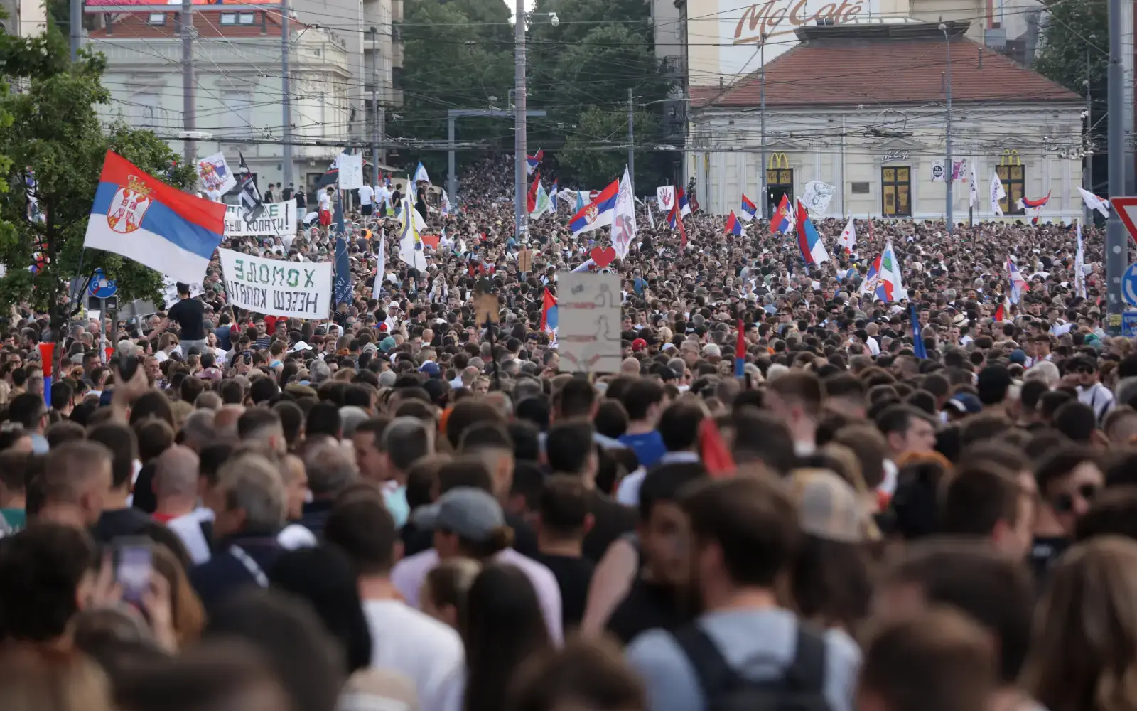 150,000 Rally in Belgrade Ahead of Pivotal Serbian Election
