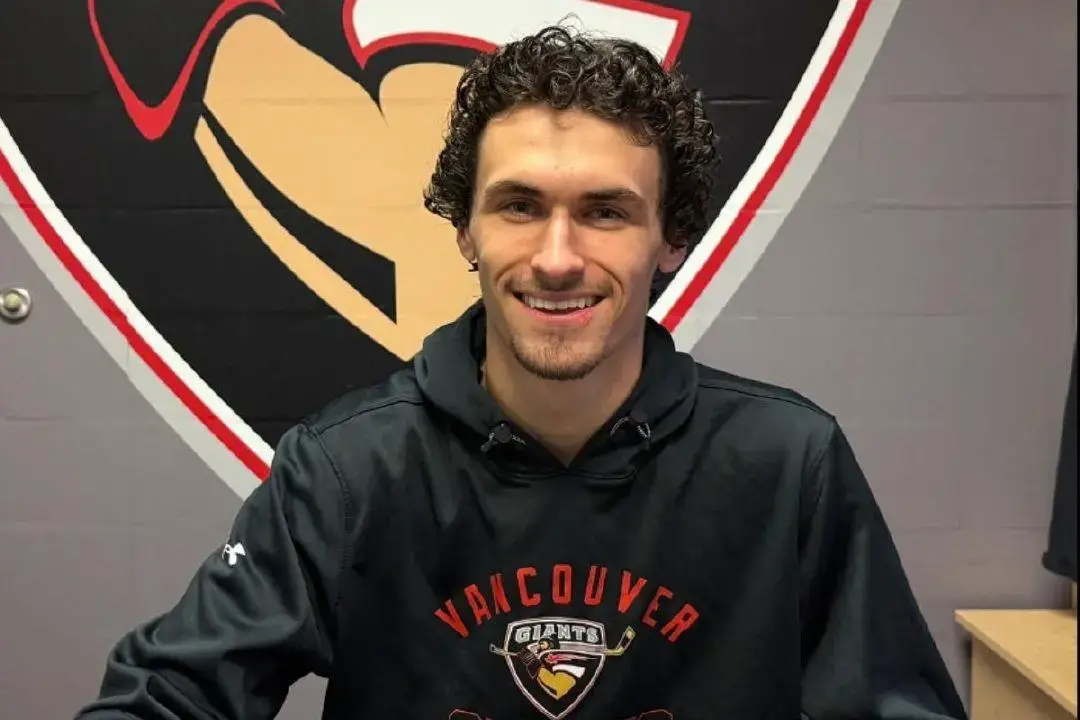 Vancouver Giants sign Victoria-born defenseman