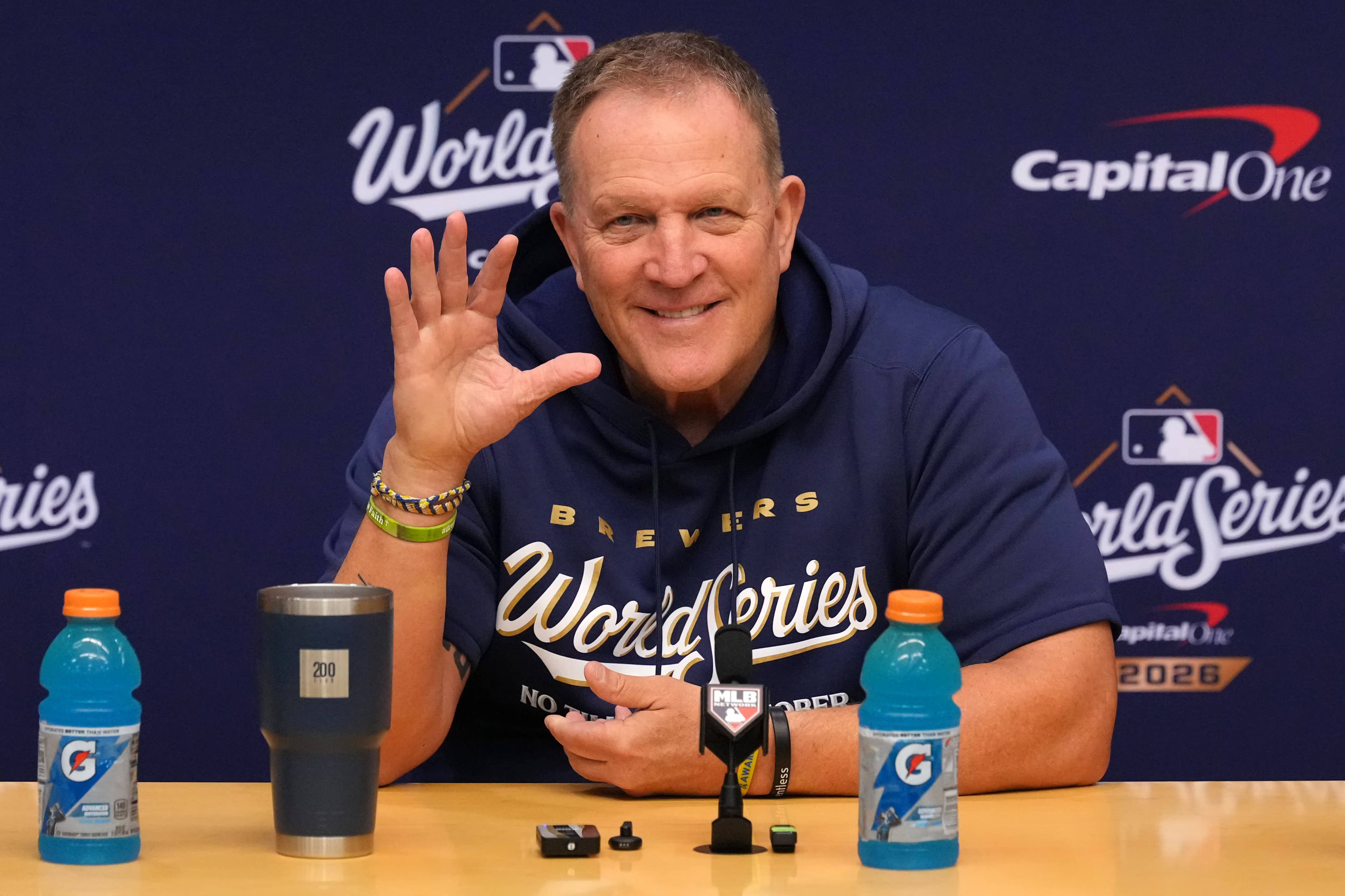 Pat Murphy's Engaging World Series Performance Draws Attention as Brewers Manager